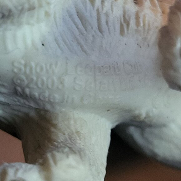 Black Panther Snow Leopard Cub Figures Two Animal figurines - Picture 9 of 11